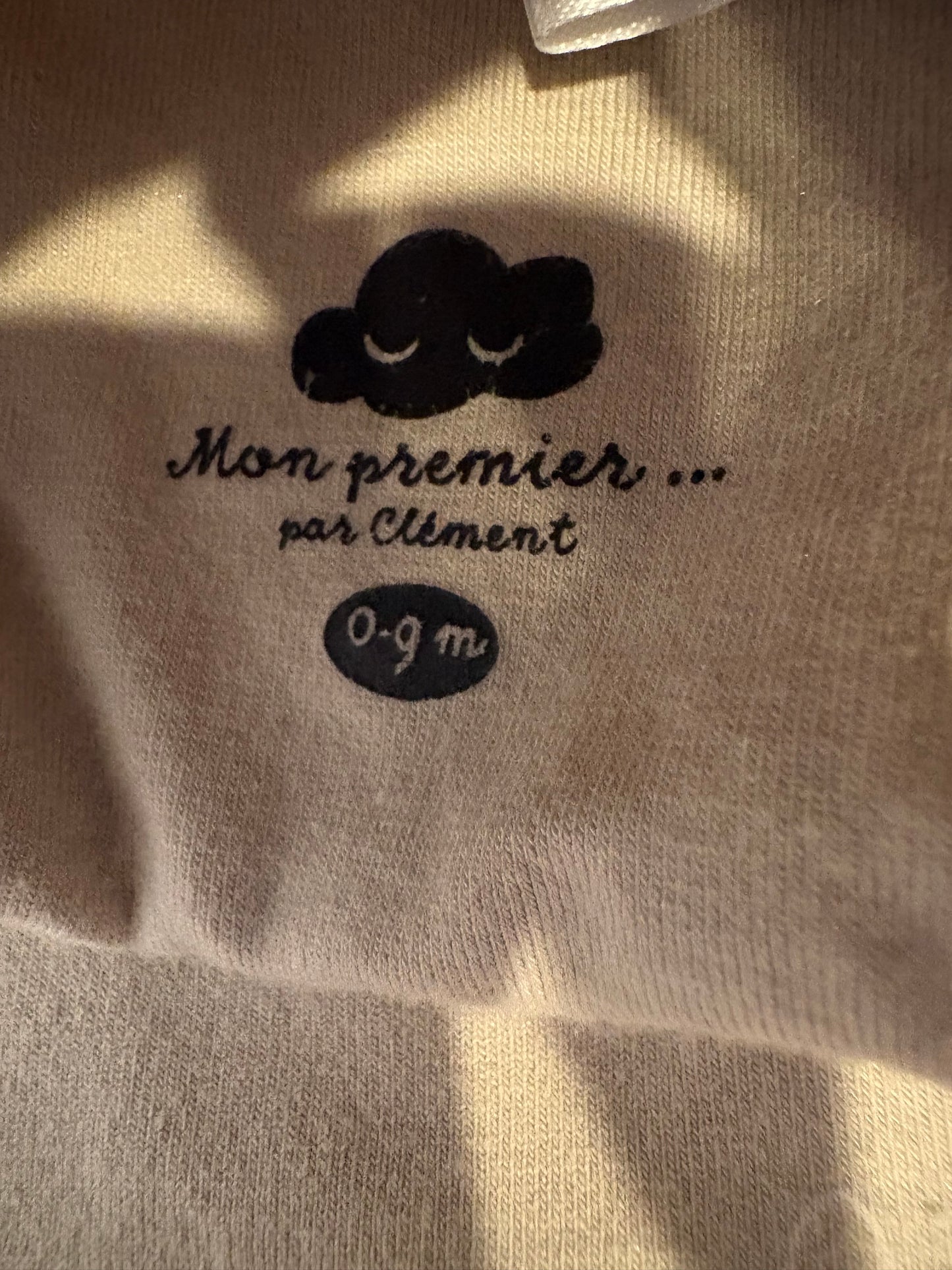 Ensemble clément 1 mois avec chapeau 0-9 mois (cmb)