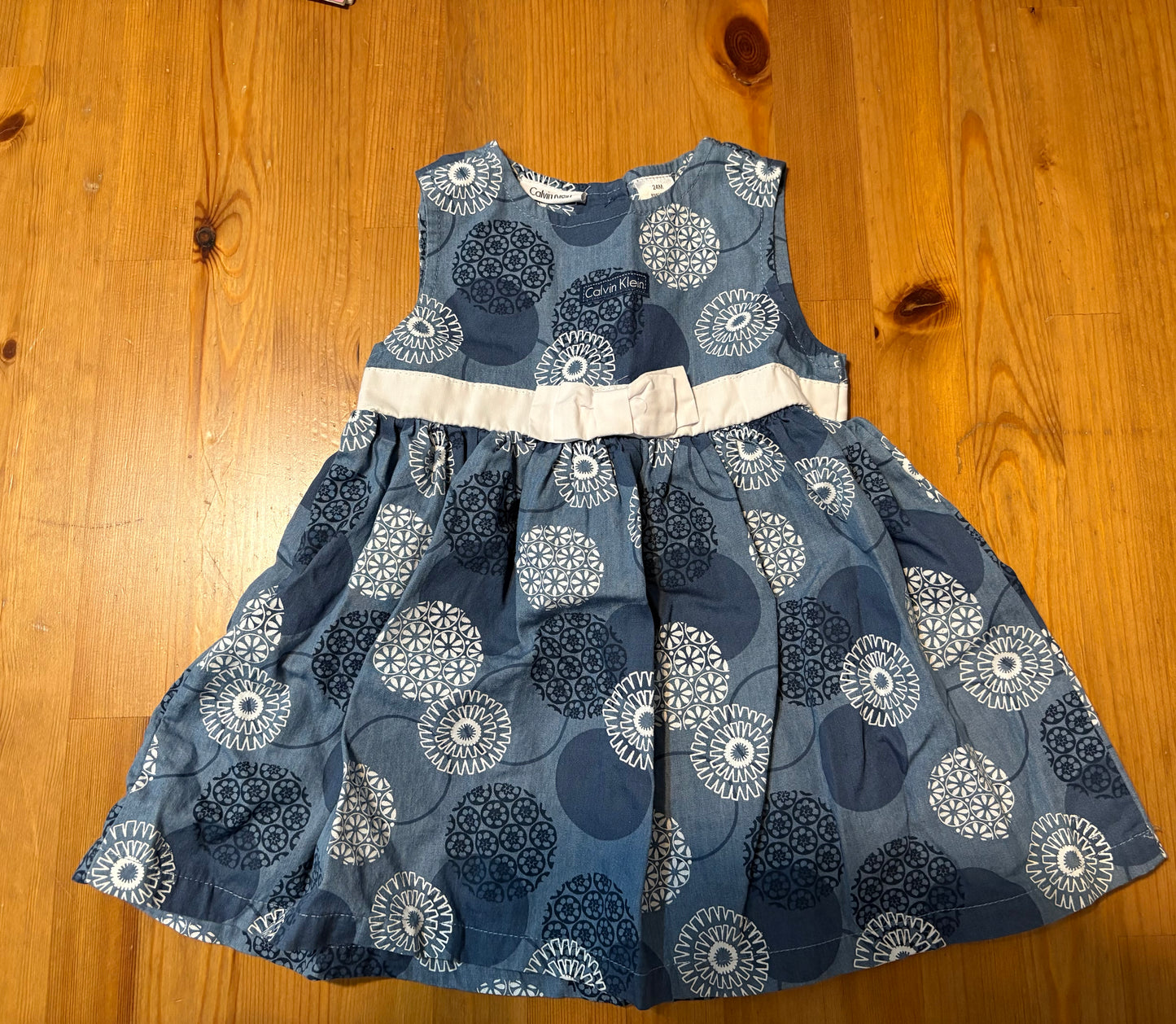 Robe calvin klein 3-6 mois
