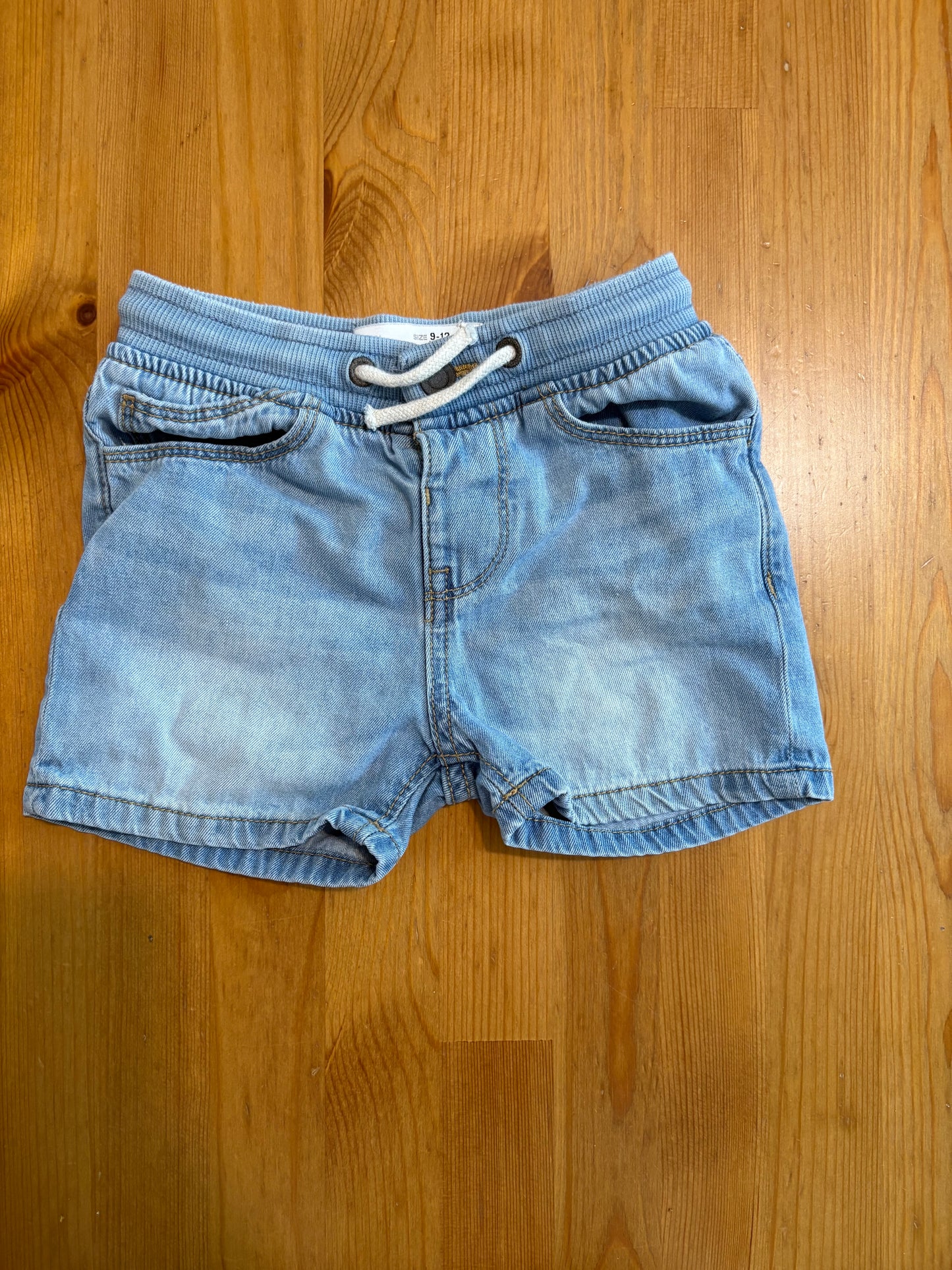 Short zara 9-12 mois comme neuf
