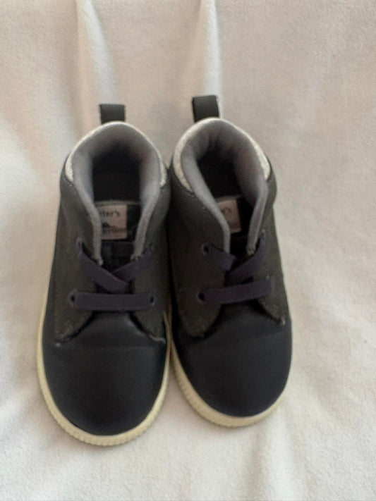Soulier carter’s taille 7 bambin