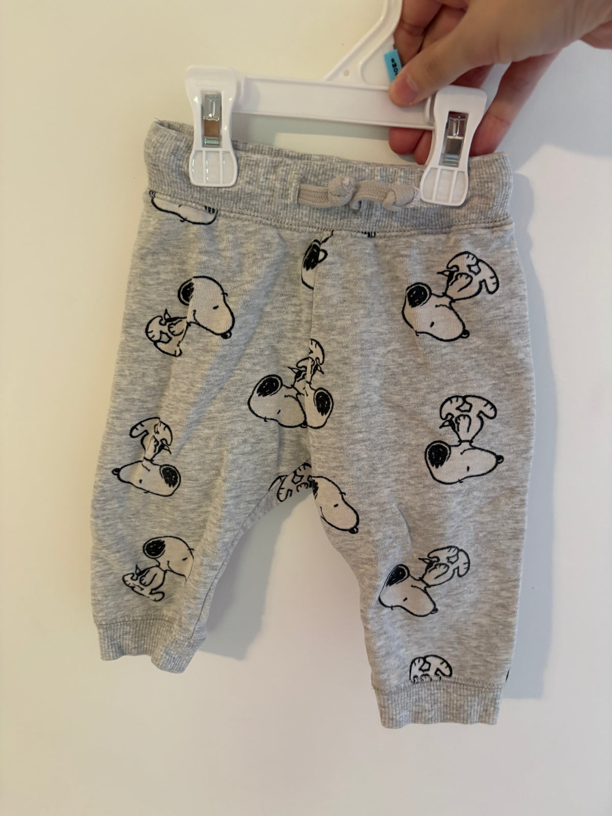 Pantalon h&m snoopy 6-9 mois
