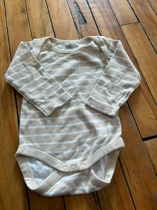 Cache-couche baby 6 mois