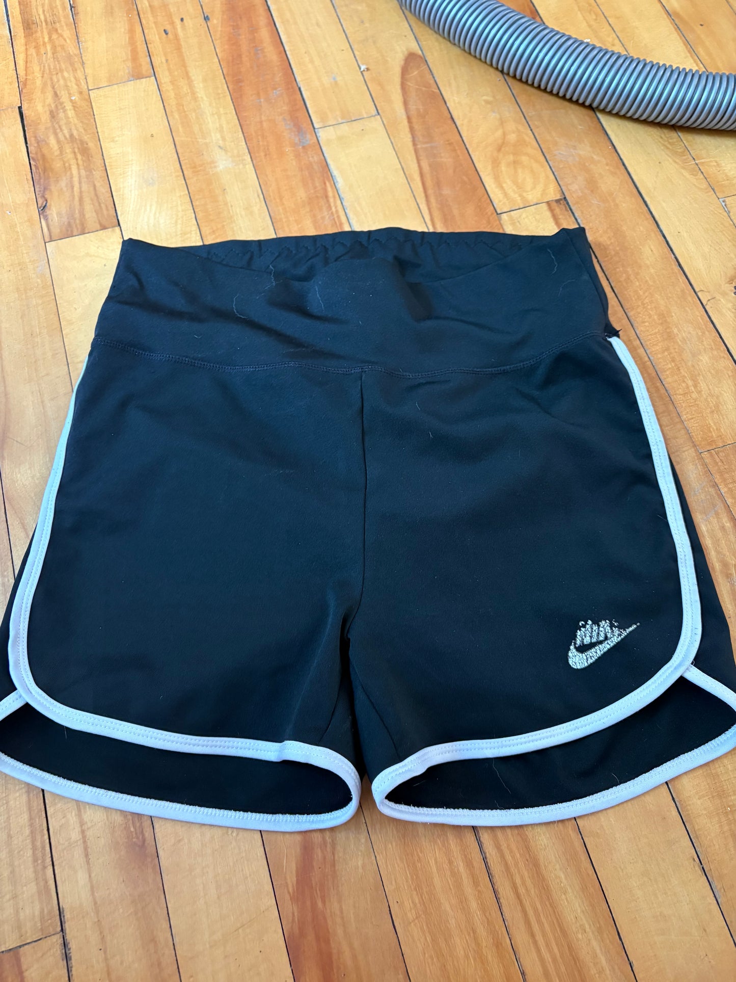 Short Xl avec collant Nike (cmb)