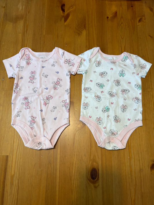 Ensemble 2 cache-couche disney neuf 6-12 mois