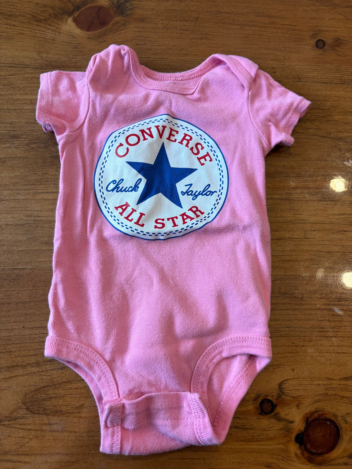 Cache couche converse 0-6 mois