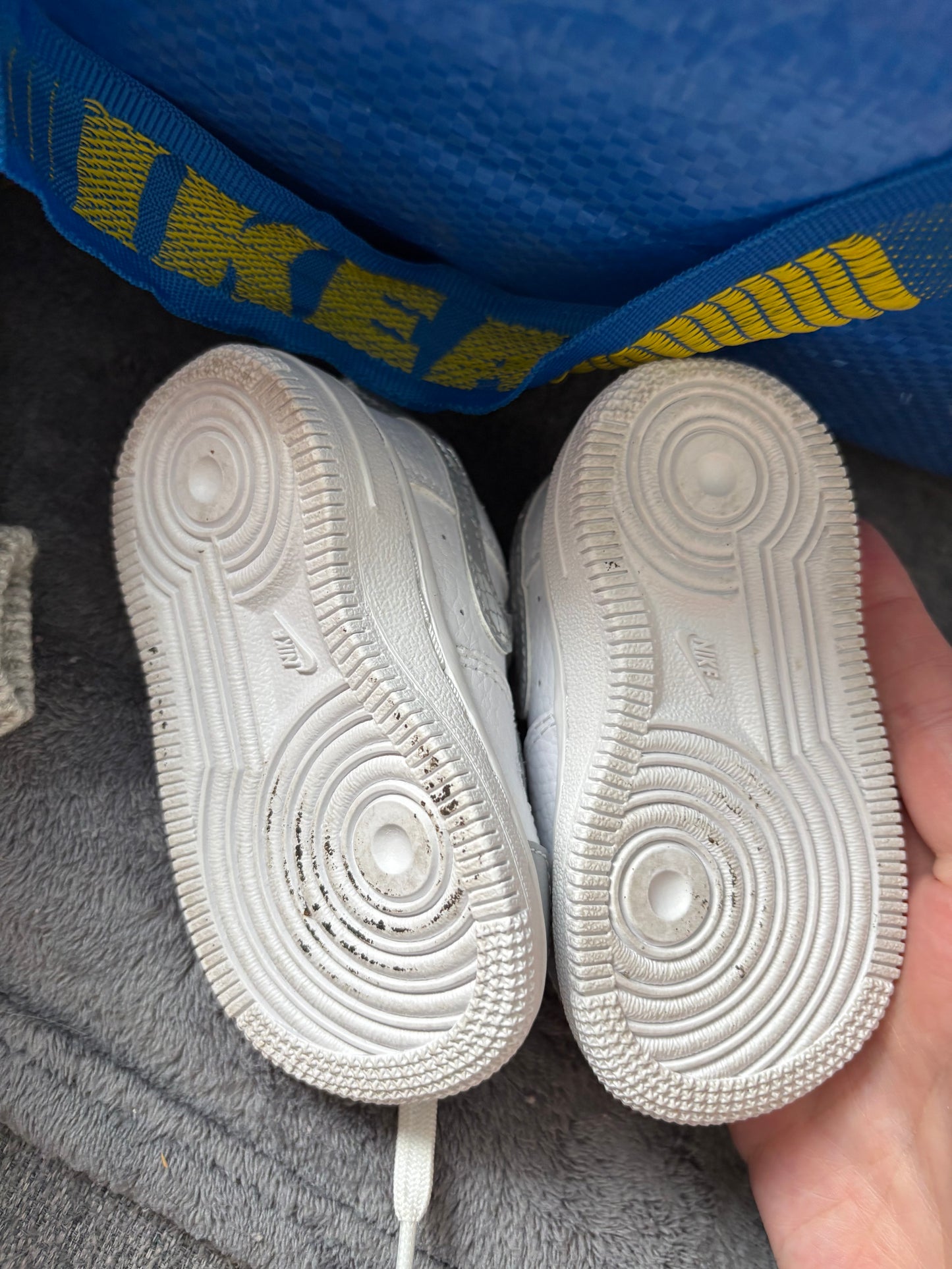 Soulier Nike taille 2.5 bambin valeur 90$