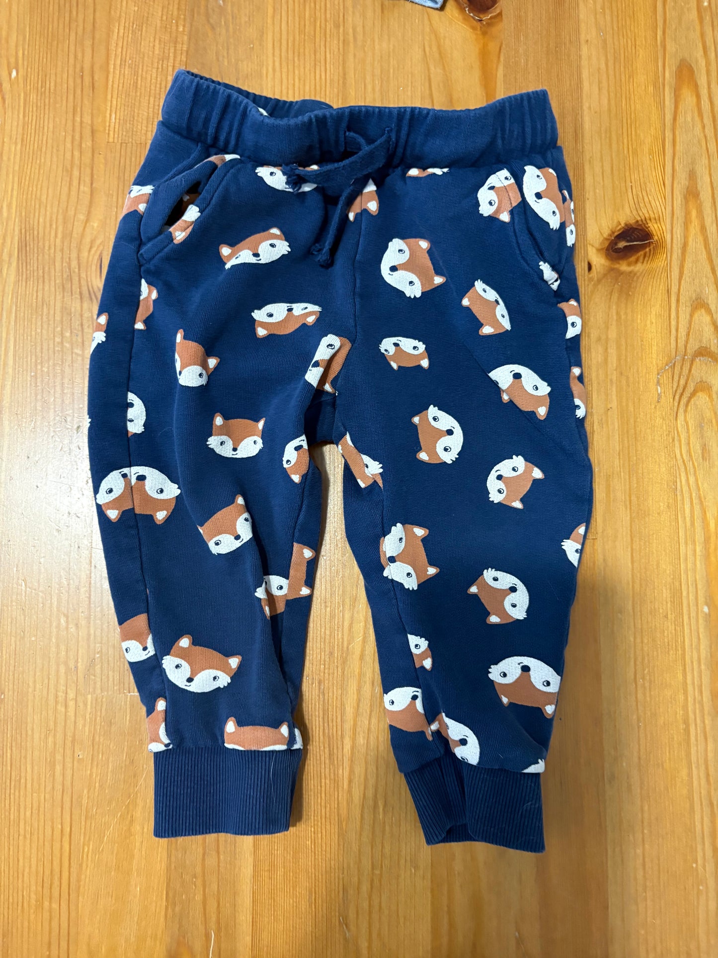 pantalon h&m 12-18 mois état neuf