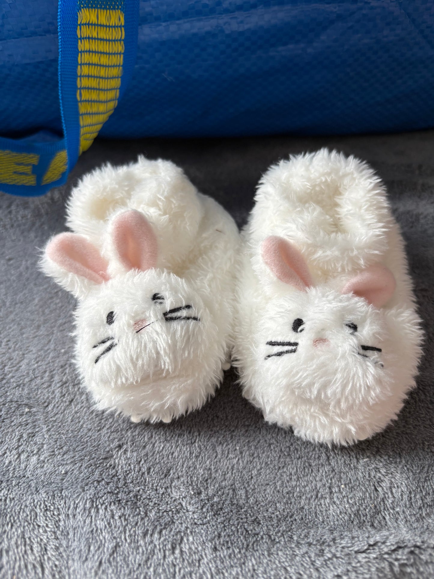Pantouffles lapin 0-3 mois état neuf