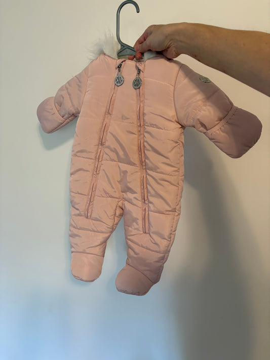 Manteau DKNY 3-6 mois valeur 90$ état neuf