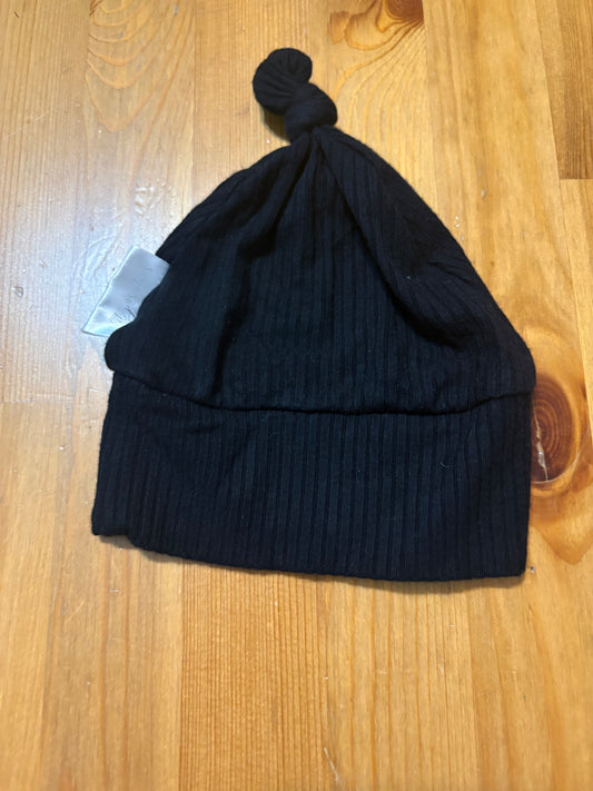 Bonnet marque Québécoise 0-6 mois environ