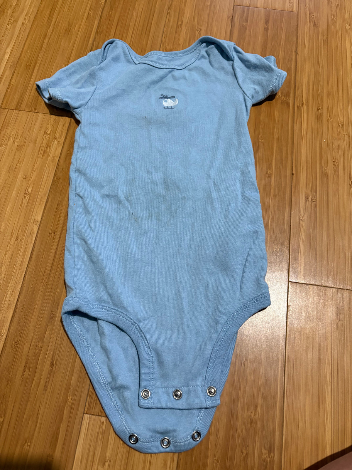 Cache couche carter's 24 mois à donner avec achat *