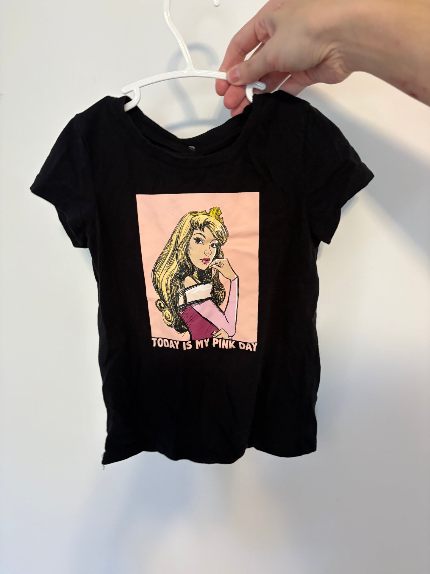 t-shirt disney princesse 5T état neuf