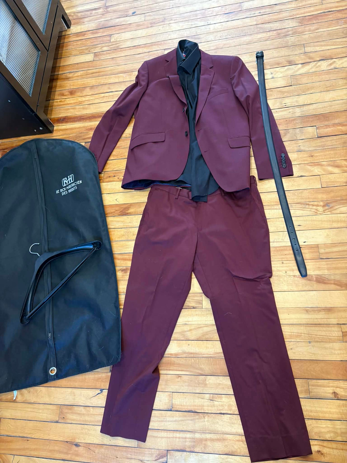 Magnifique habit valeur de 550$ taille 36