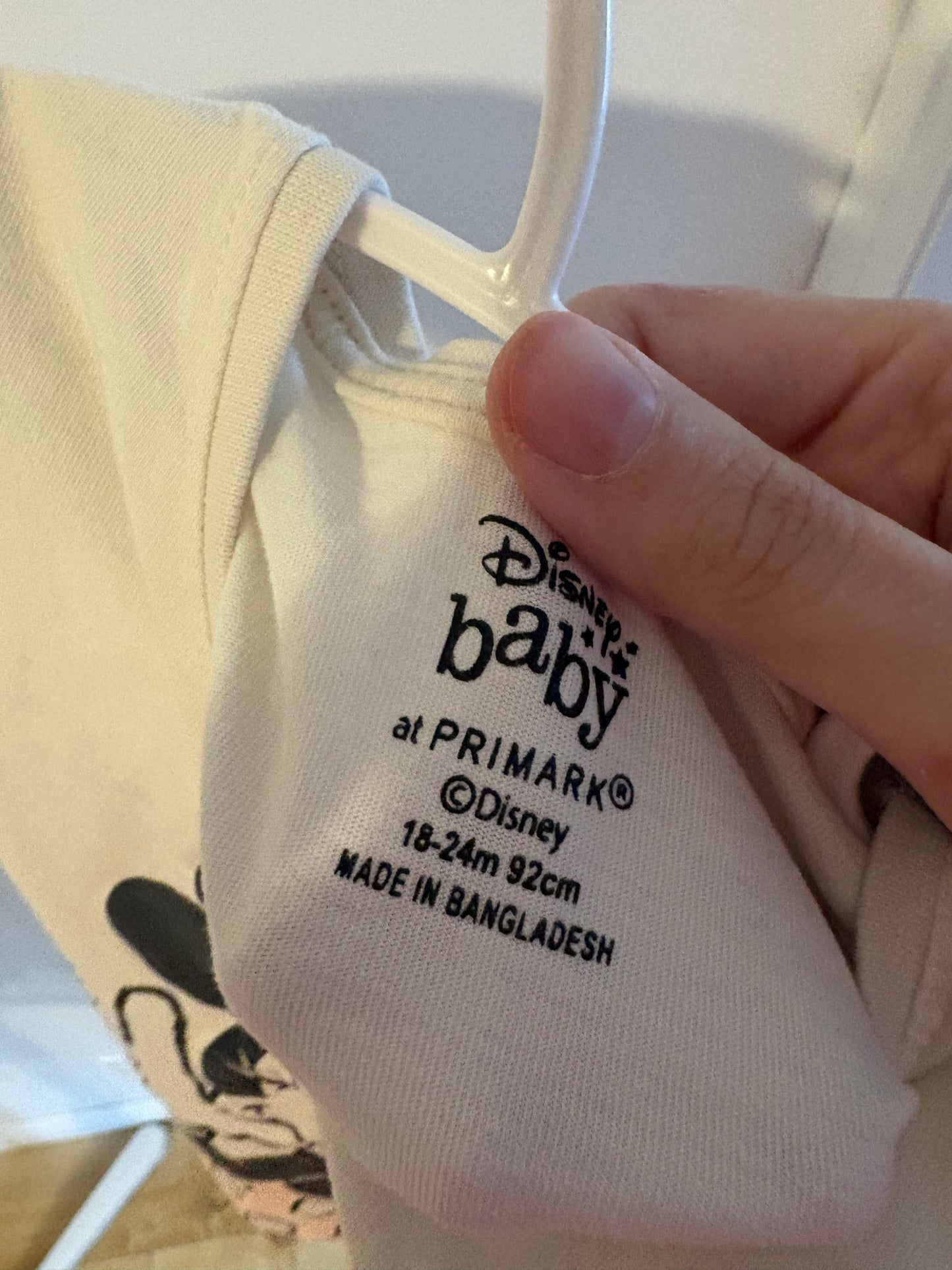 t-shirt disney primark 18-24 mois *