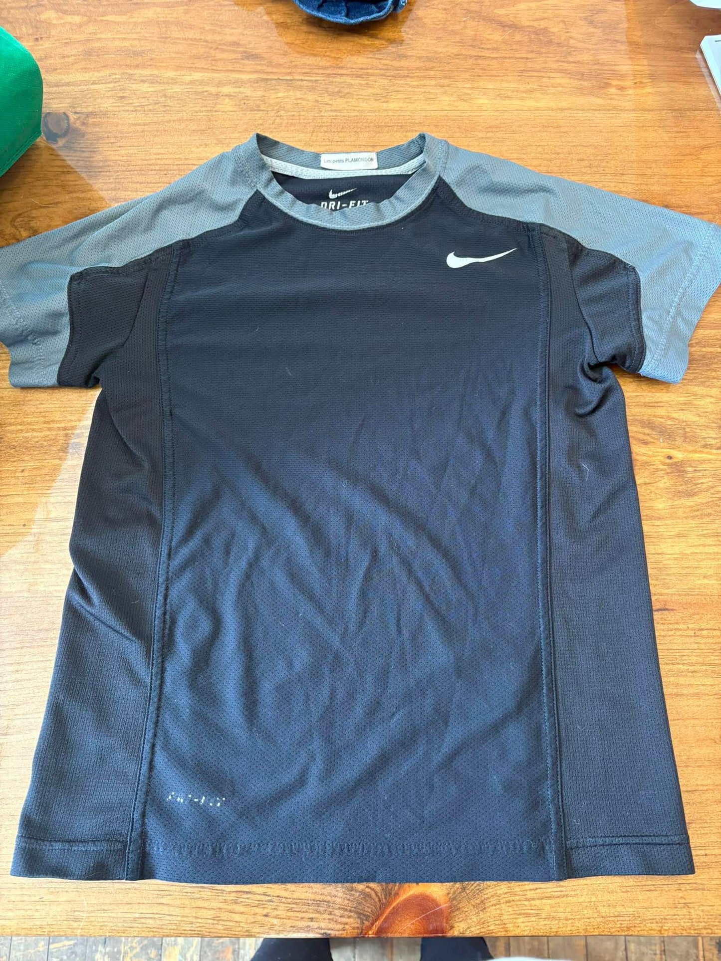 t-shirt nike enfant small