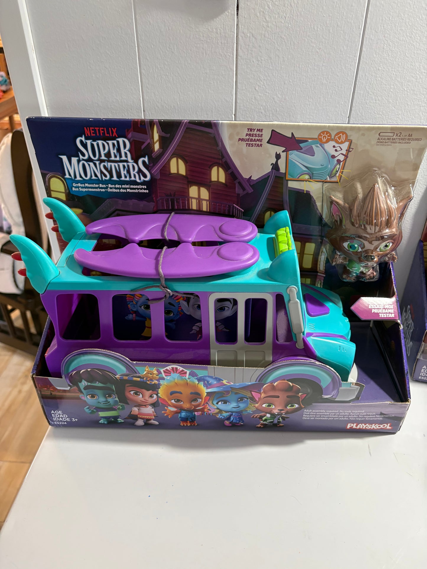 Camion neuf Super Monster Netflix (2 disponible)