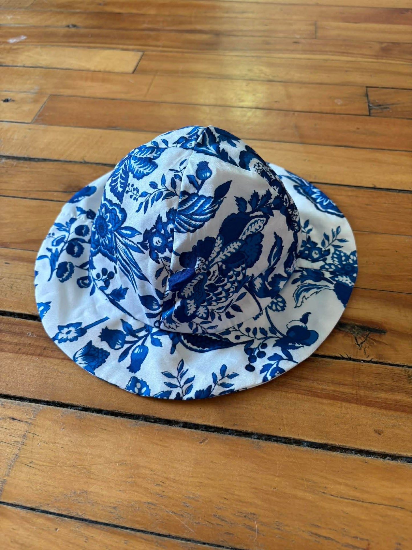 Chapeau 3-6 mois environ