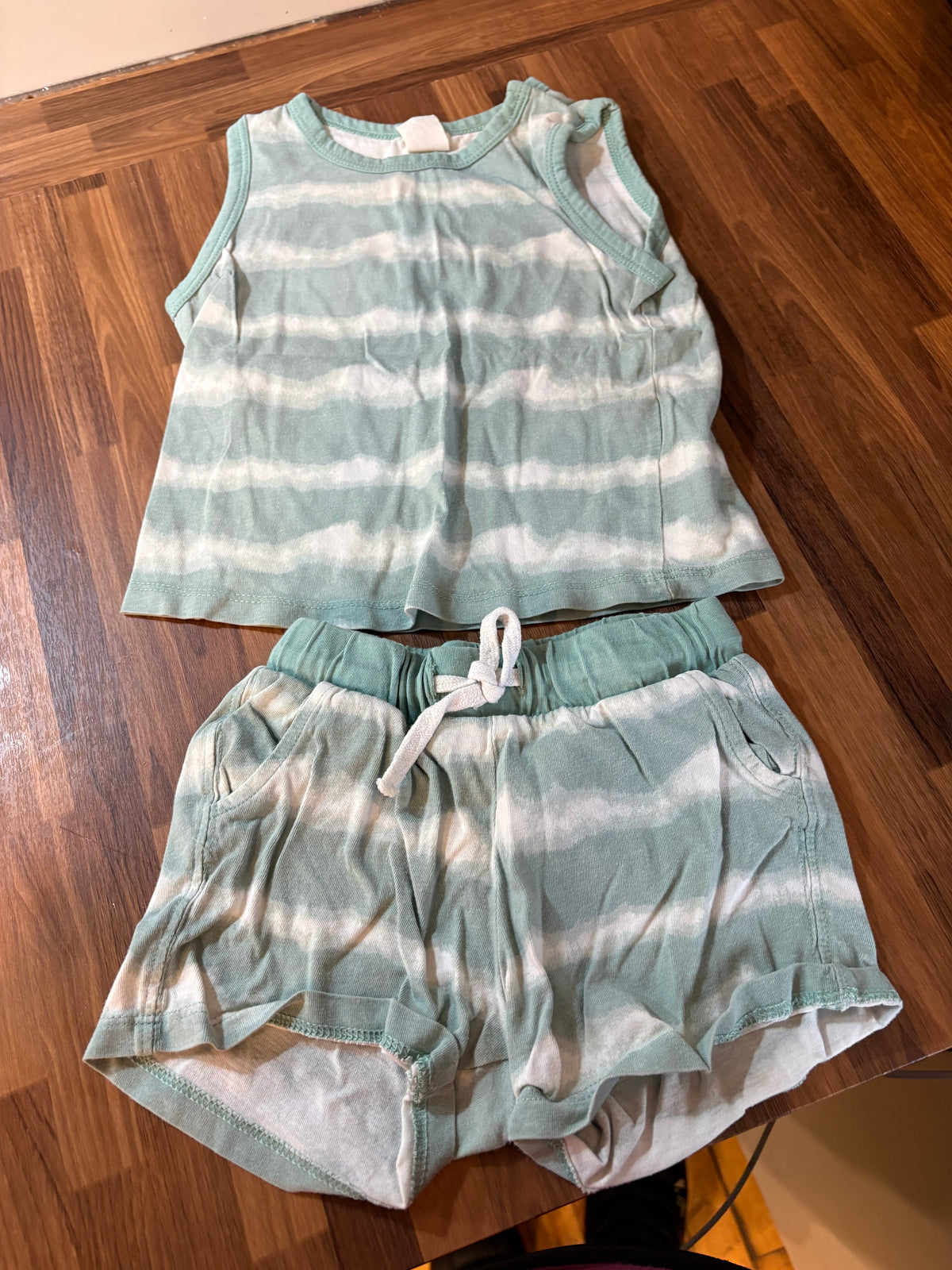 Ensemble h&m 9-12 mois (cmb)