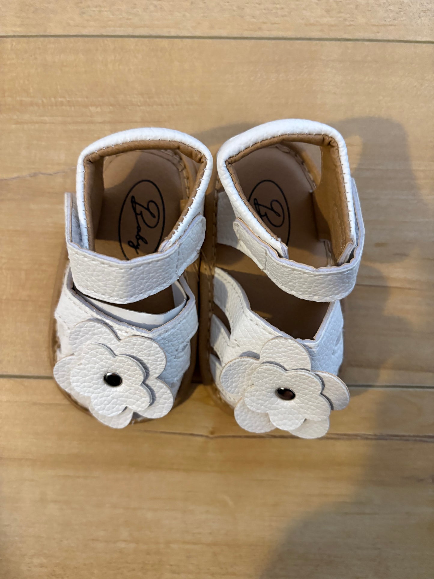 Sandale 12-18 mois neuve