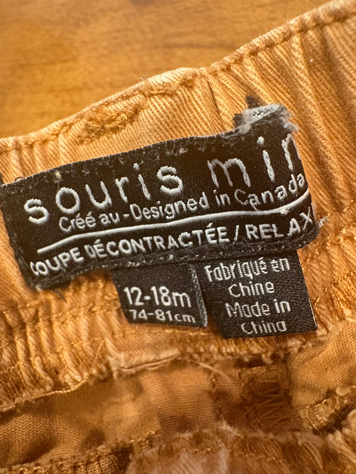 Pantalon Souris Mini neuf 12-18 mois (cmb) la photo ne sort pas belle mais il sont super
