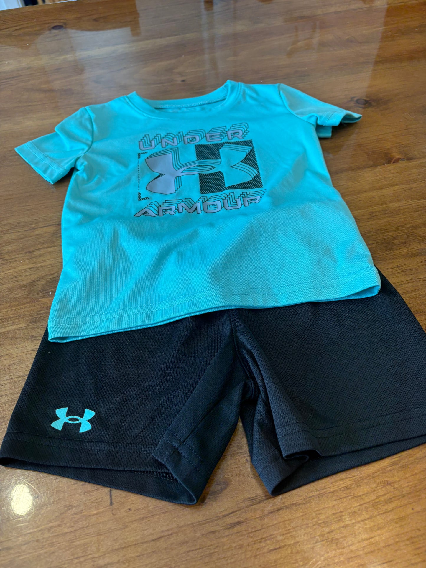 Ensemble under armour 2T (cmb)