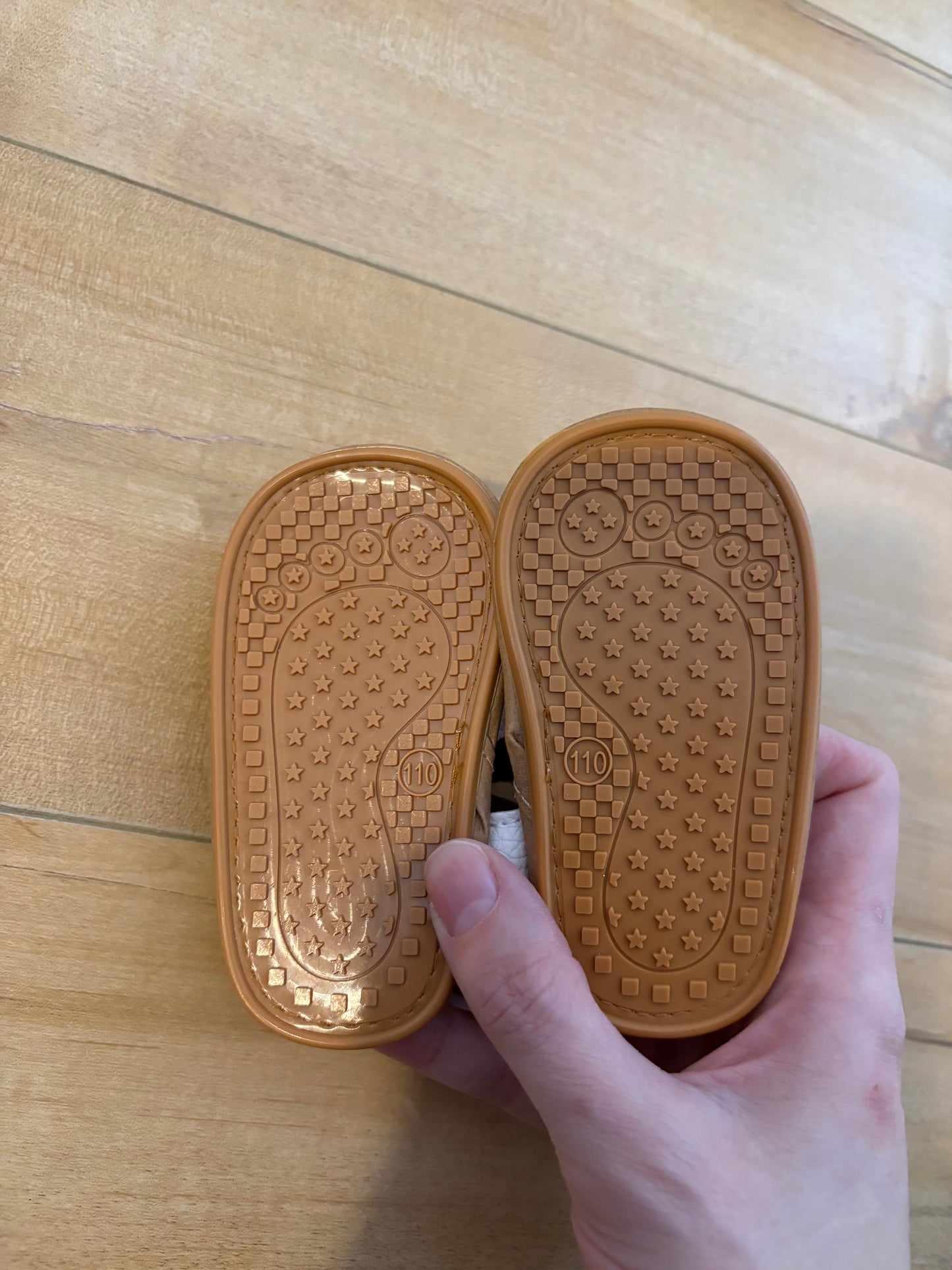 Sandale 12-18 mois neuve