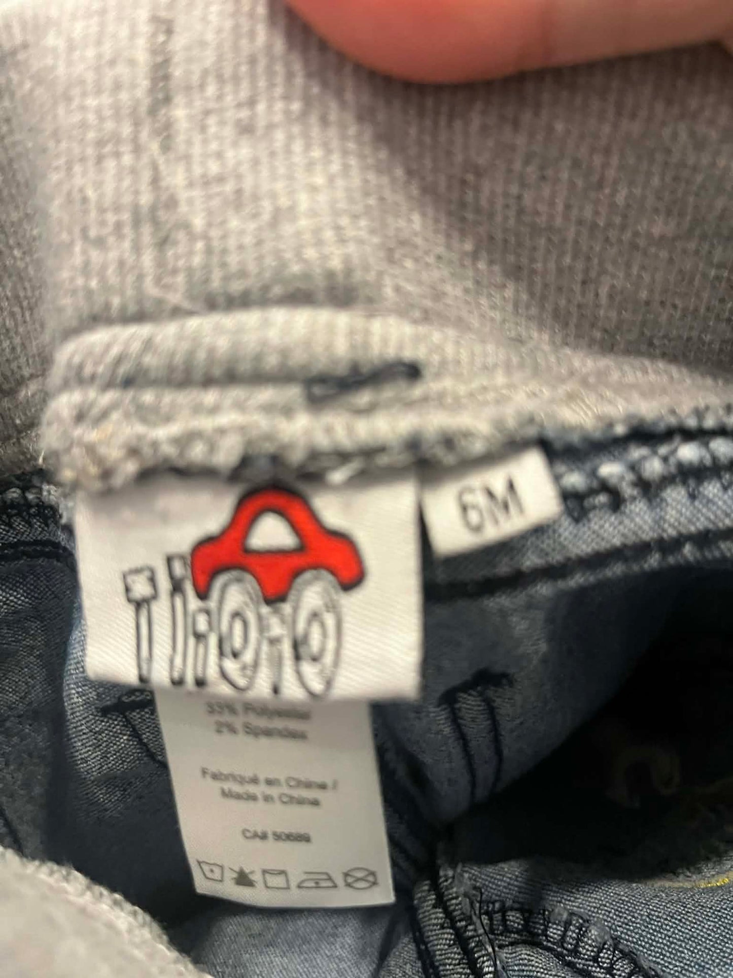 Jeans 6 mois neuf