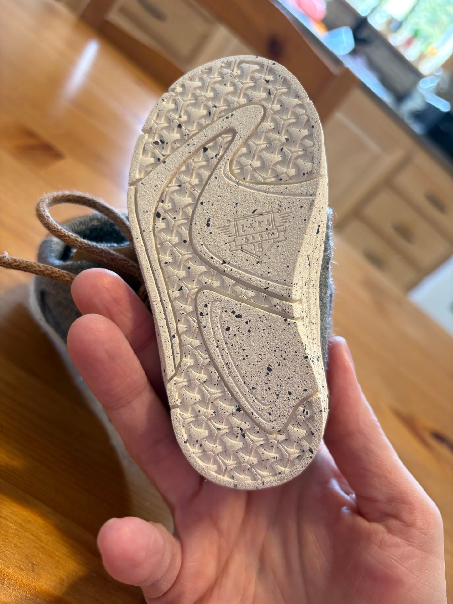 Botine Zara baby taille 18 état neuf!