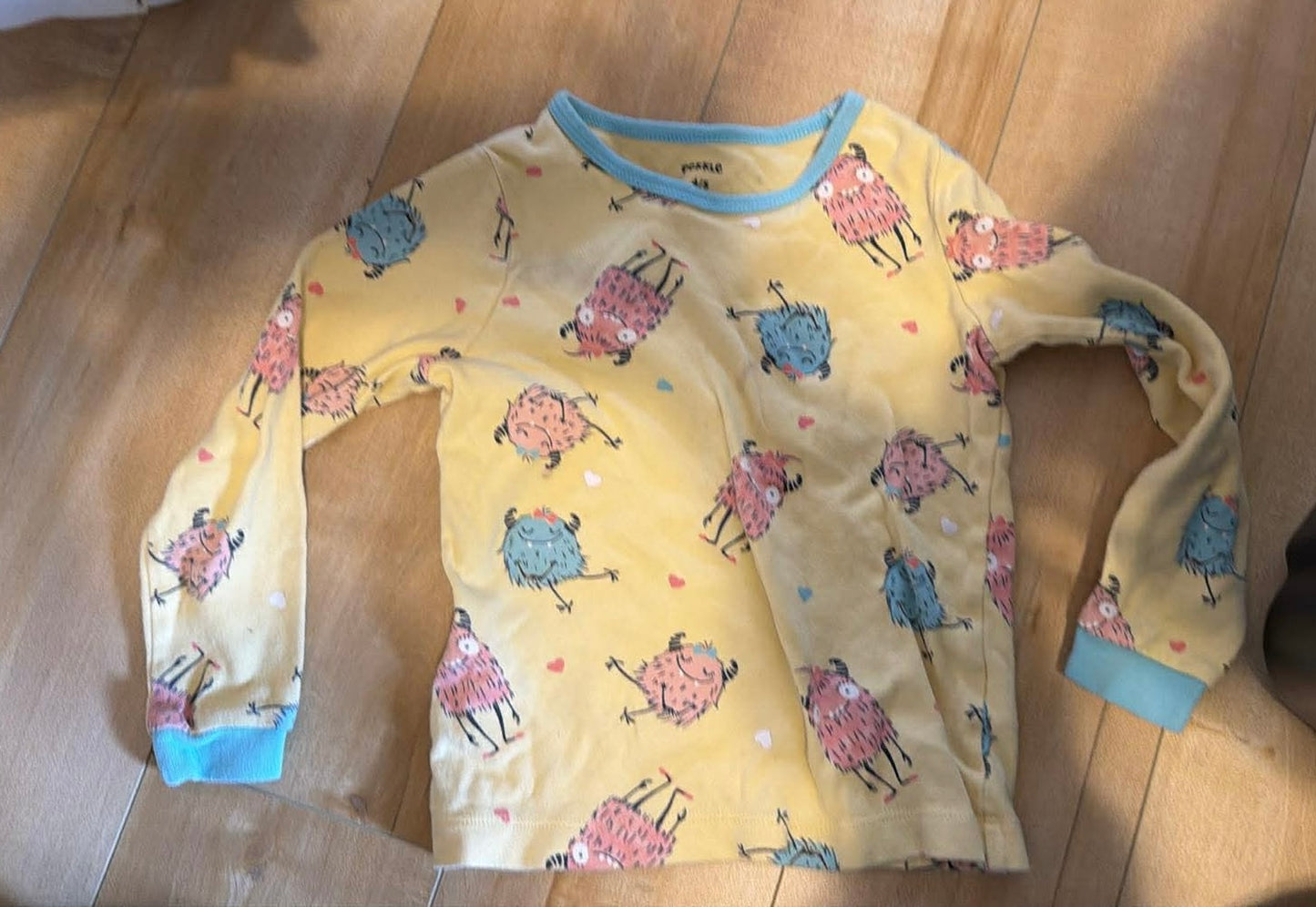 haut pyjama pekkle 4-5 ans