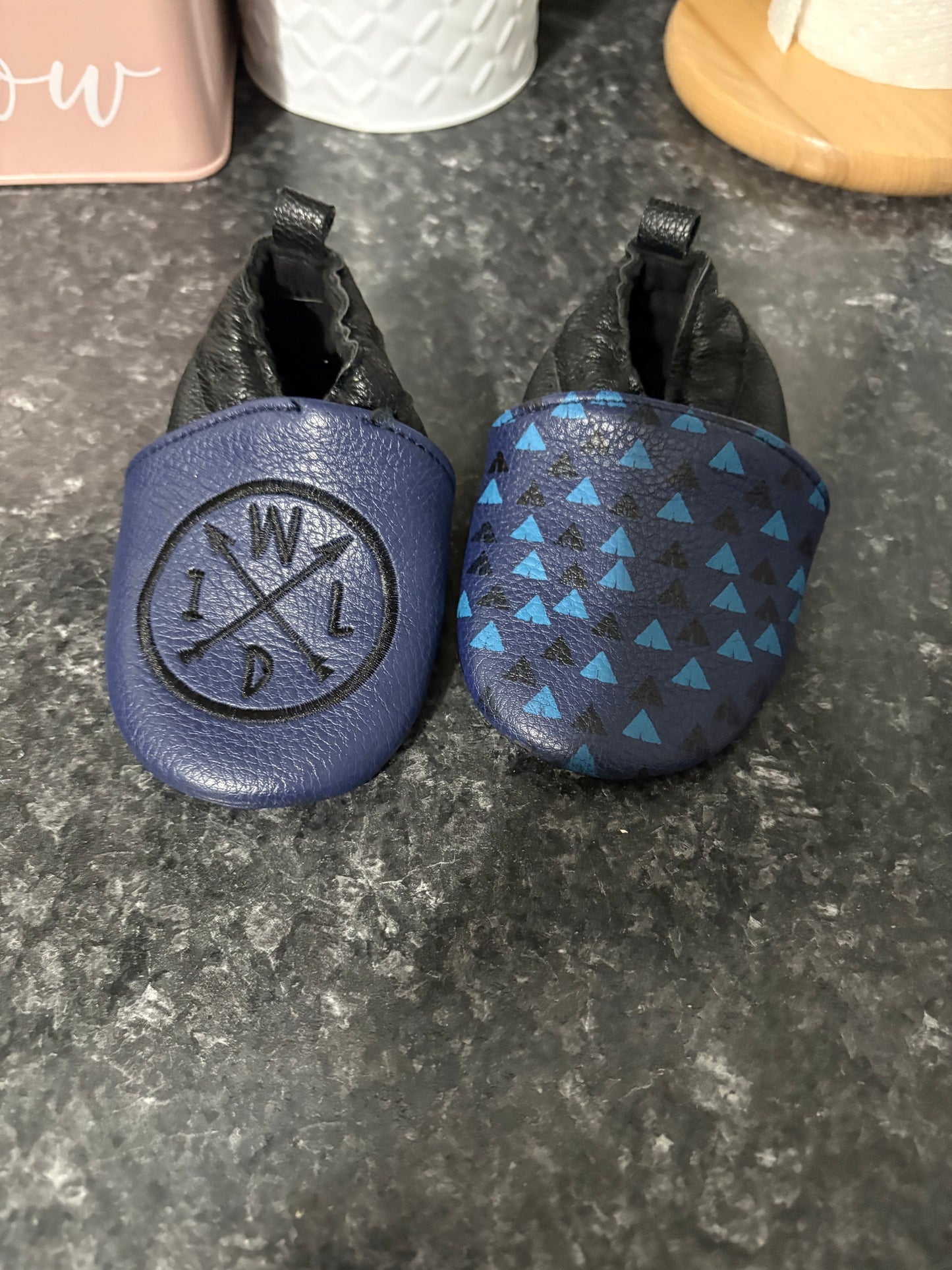 Pantouffle en cuir onyx 12-18 mois neuf