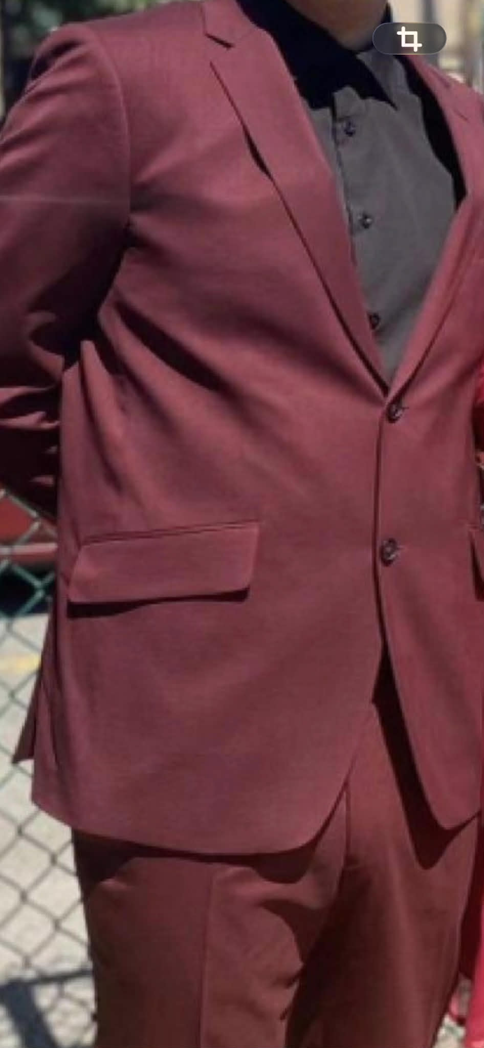 Magnifique habit valeur de 550$ taille 36