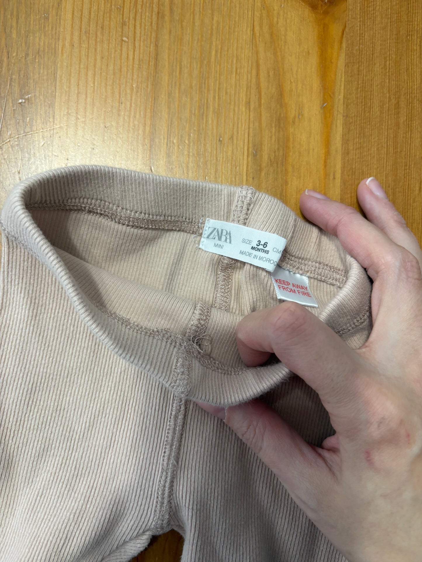 Pantalon zara 3-6 mois état neuf