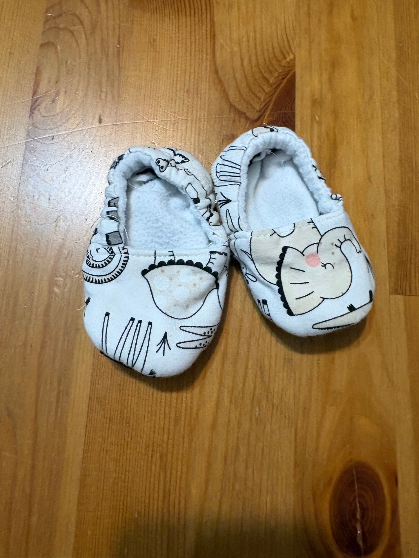 Pantouffle fait à la main douce douce 🥹 0-3 mois