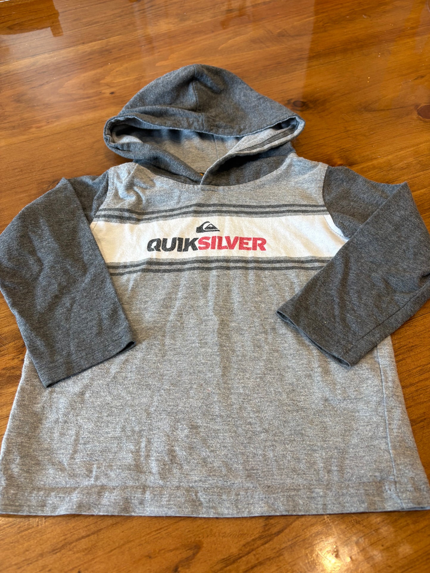 Chandail quiksilver 2T *imparfait* (cmb)