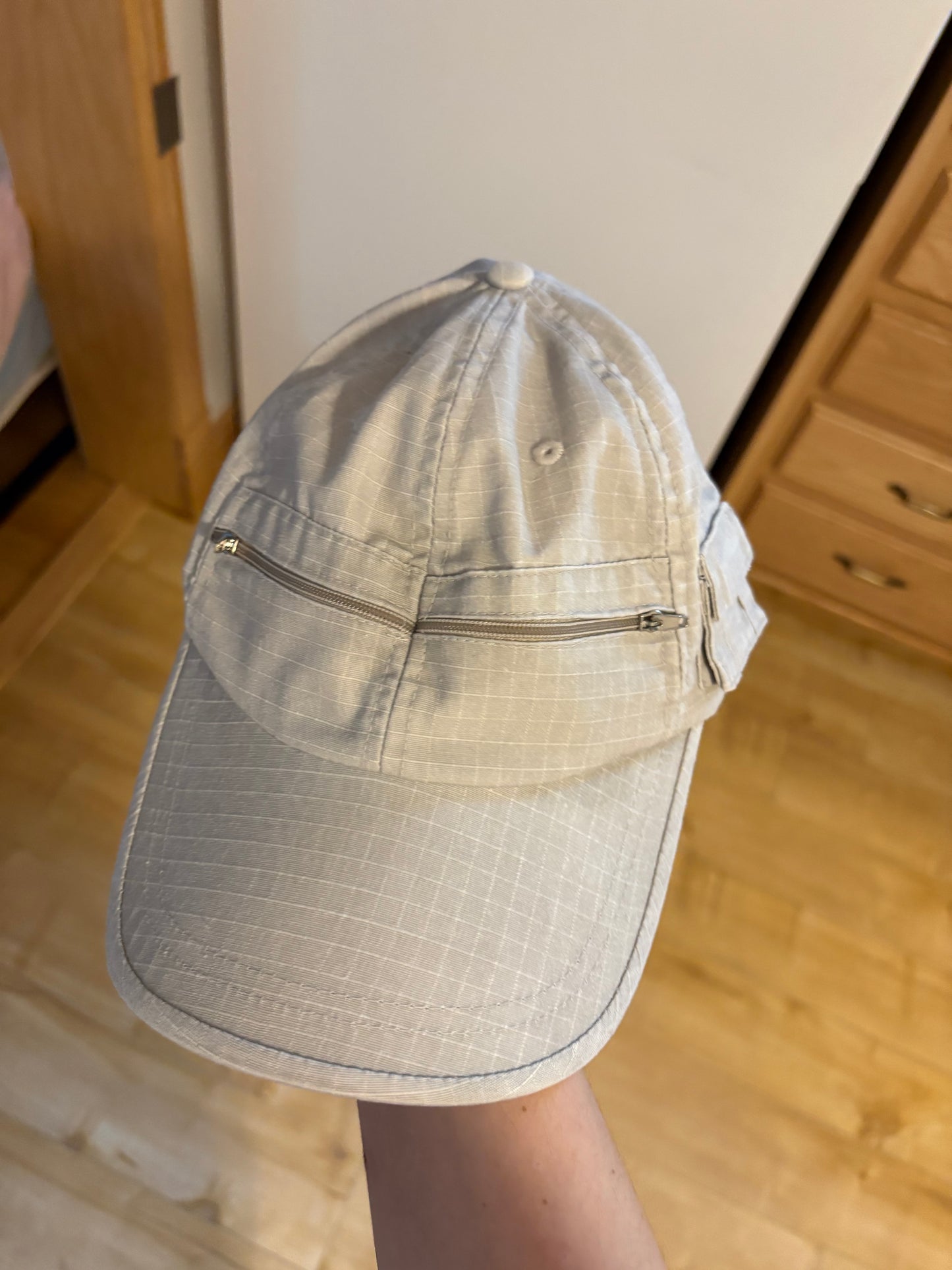 Casquette large neuf
