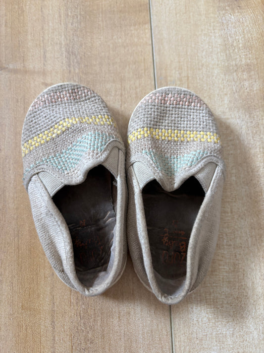 Soulier zara baby taille 20 (consignationML)