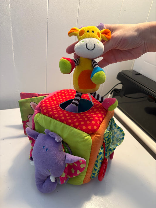 Cube jouet pour bébé
