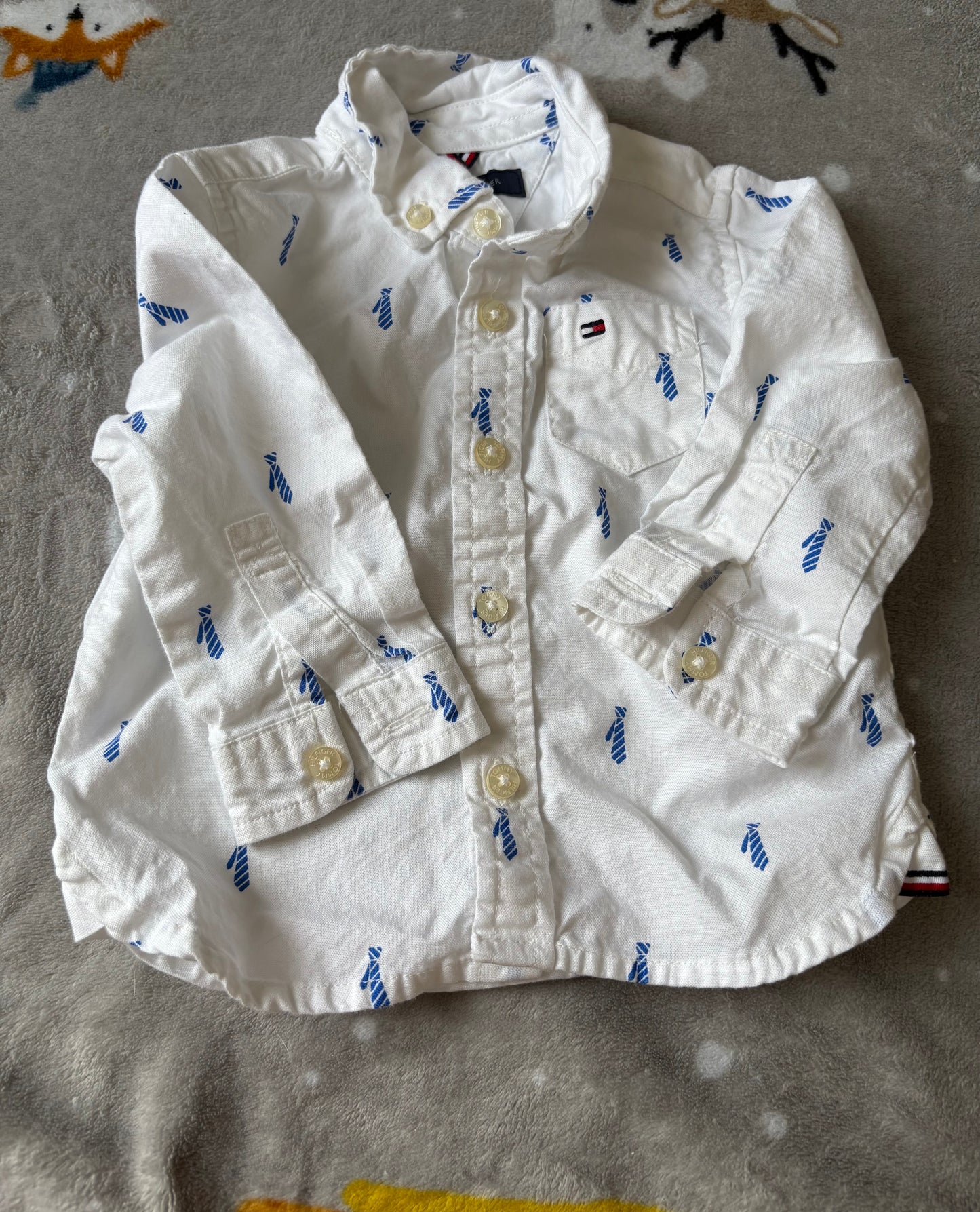 Chemise tommy hilfigher 6-9 mois