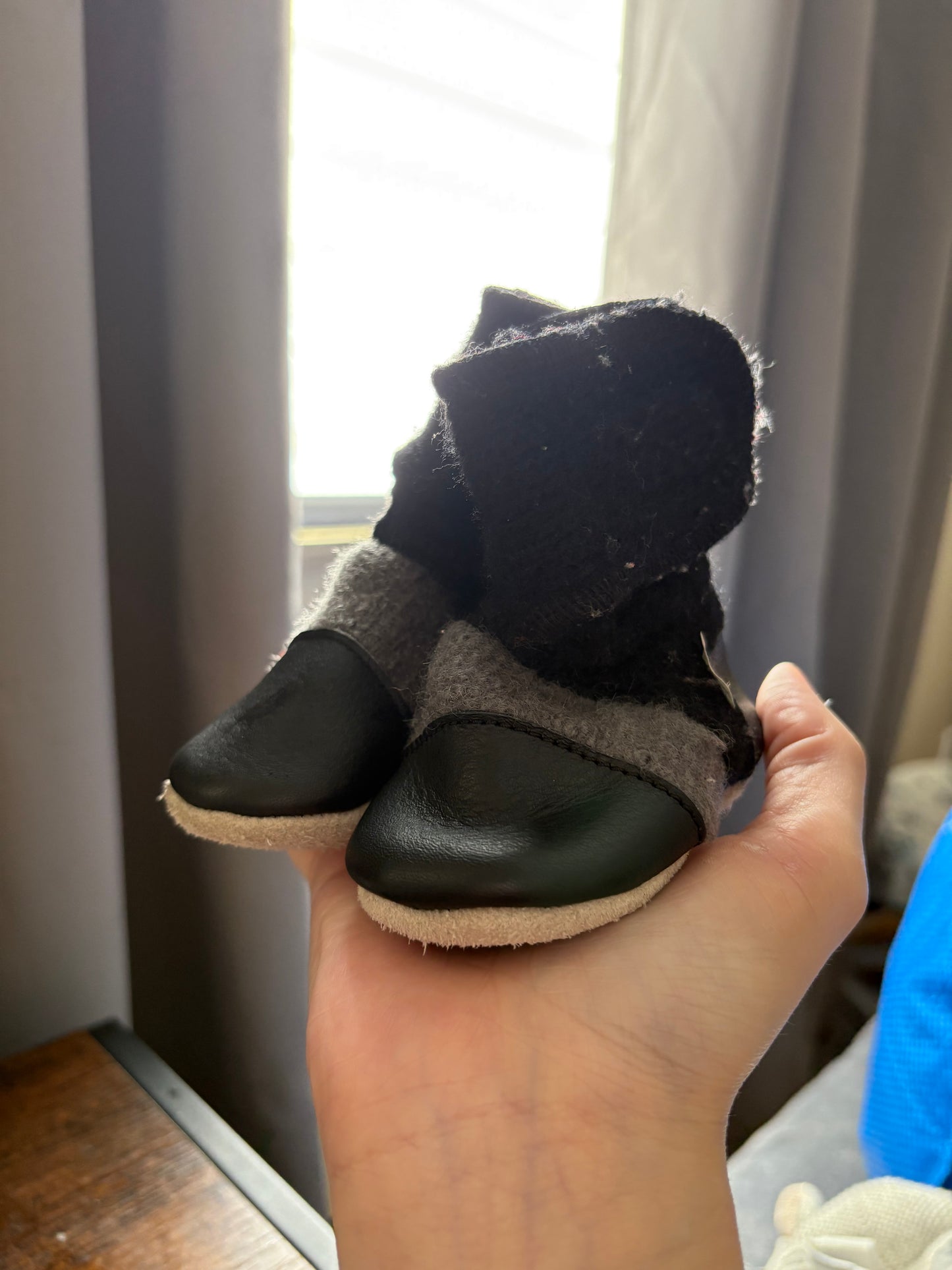 botte nooks taille 0-3mois valeur 50$ neuf