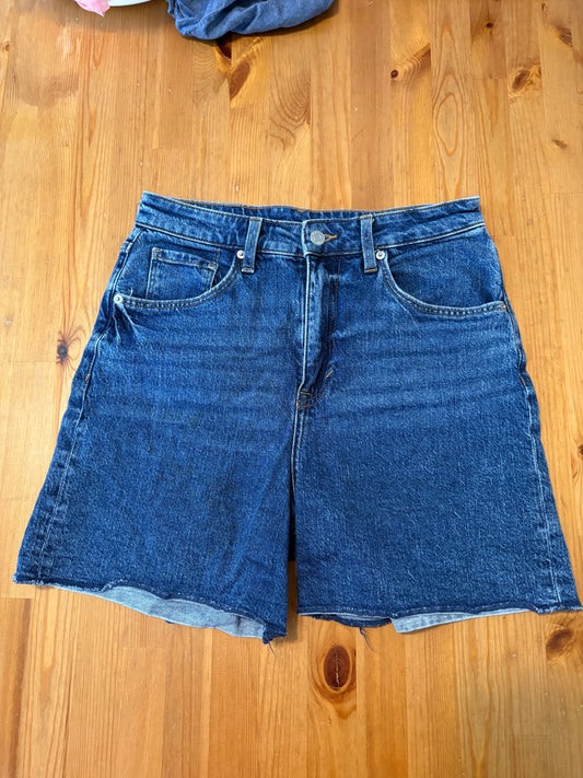 Mom short &Denim taille 6 + 20% de rabais appliquer au panier