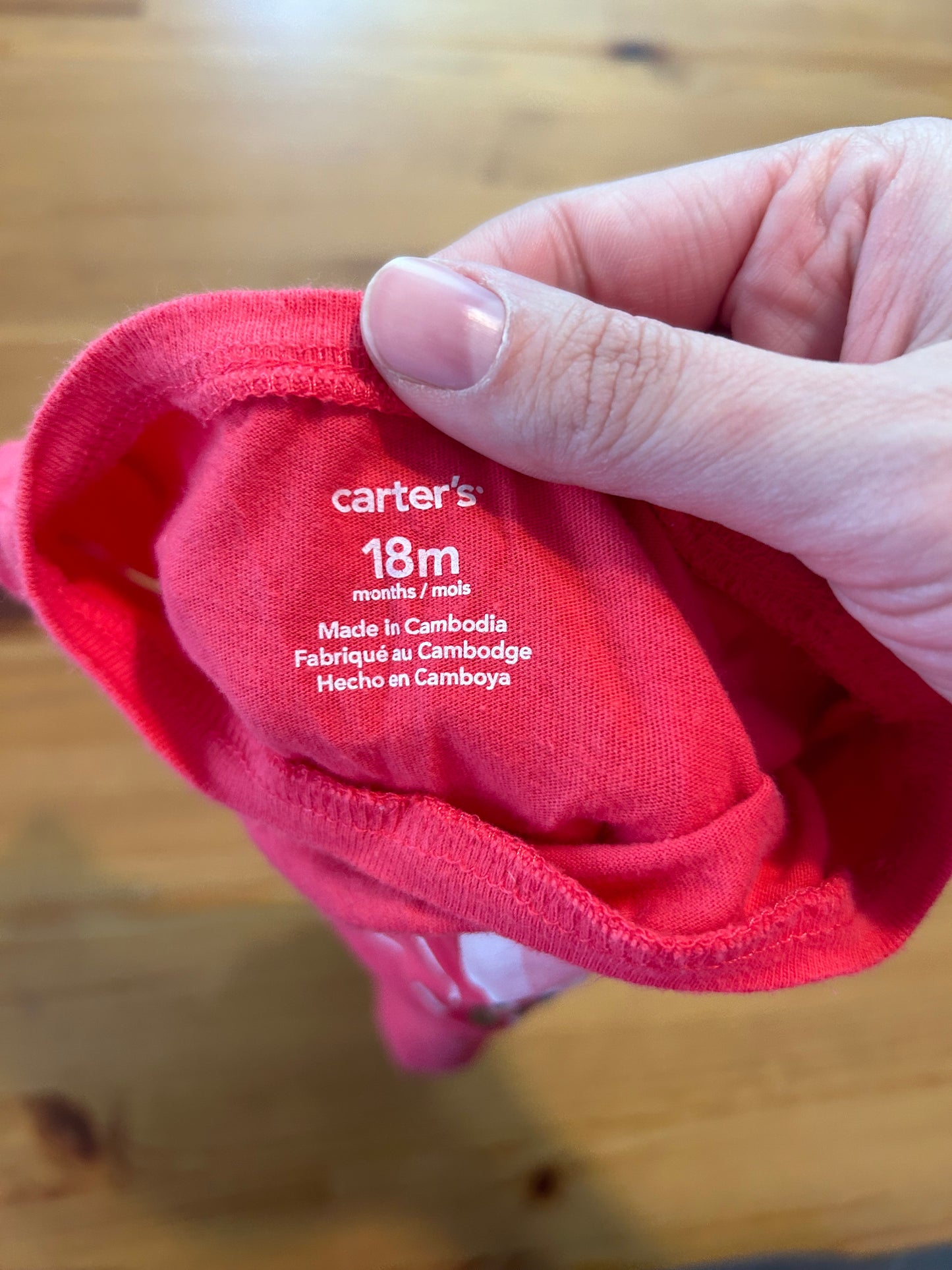 T-shirt carter’s 18 mois état neuf