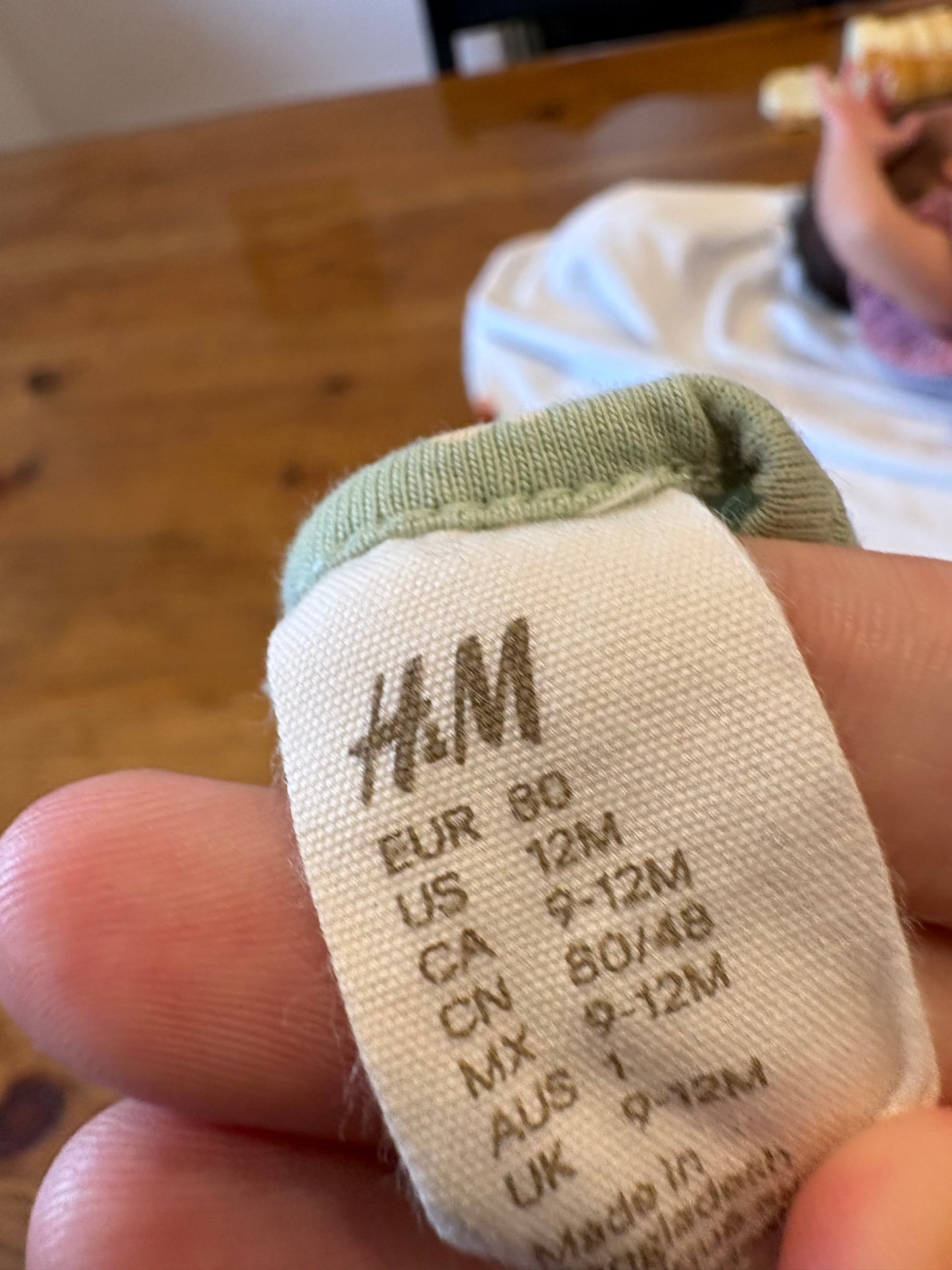 Chandail h&m 9-12 mois (cmb)*