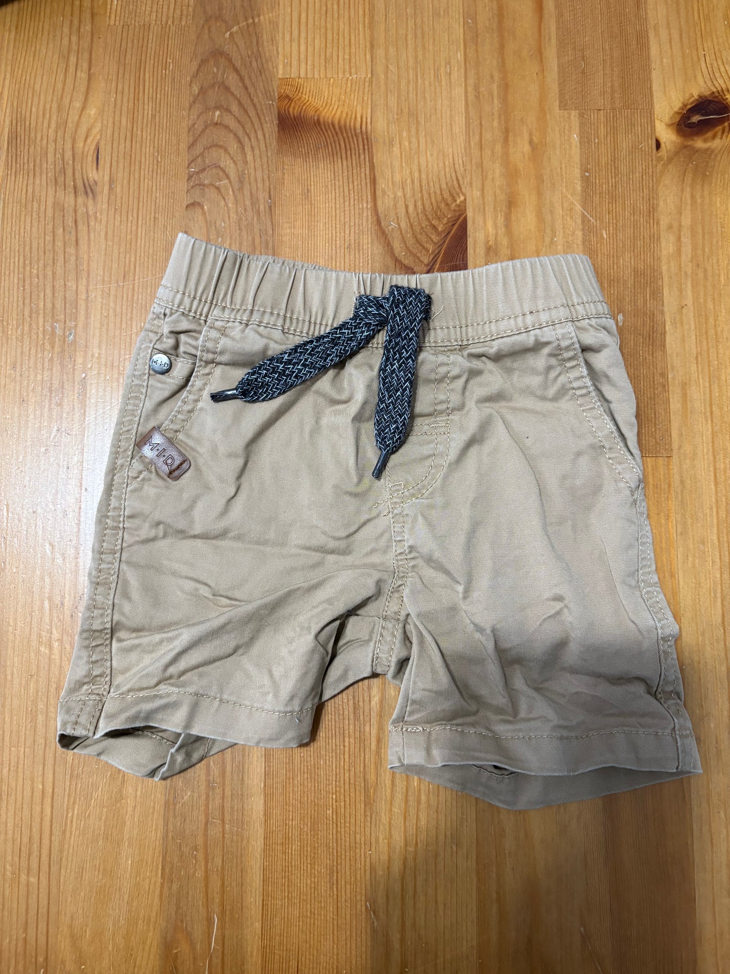 Short MiD 3-6 mois état neuf