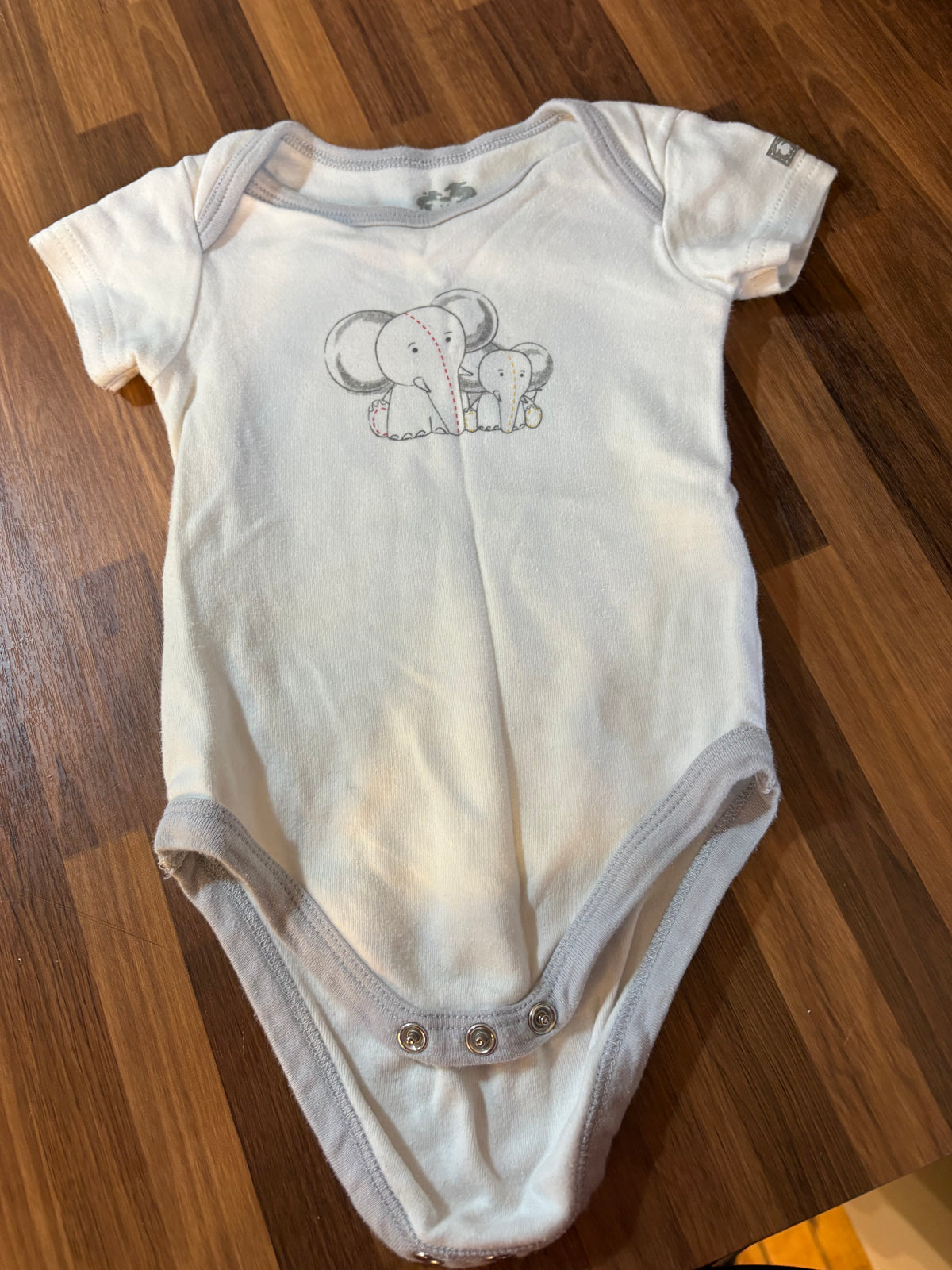 Cache couche trois mouton 6 mois (cmb)
