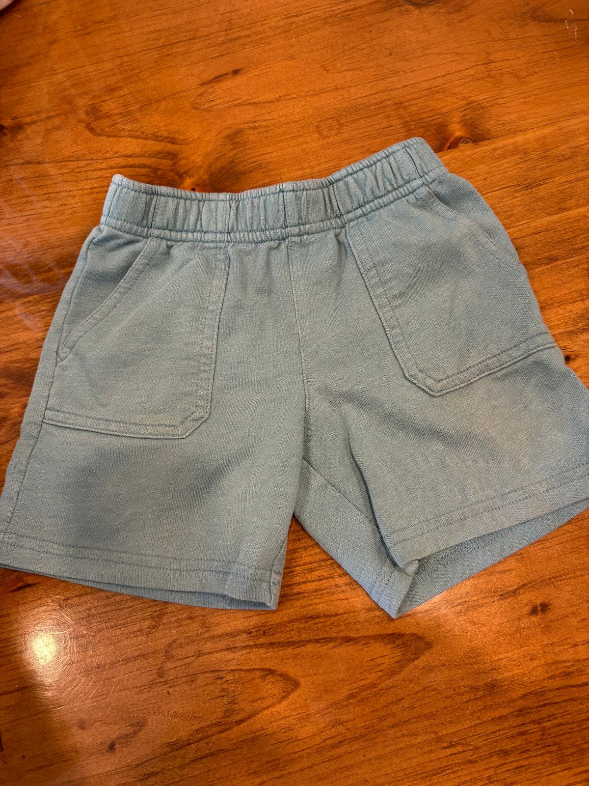 Short Oshkosh 24 mois (cmb)