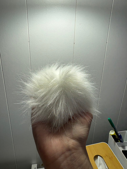 Pompon fausse fourrure à snap pour tuque