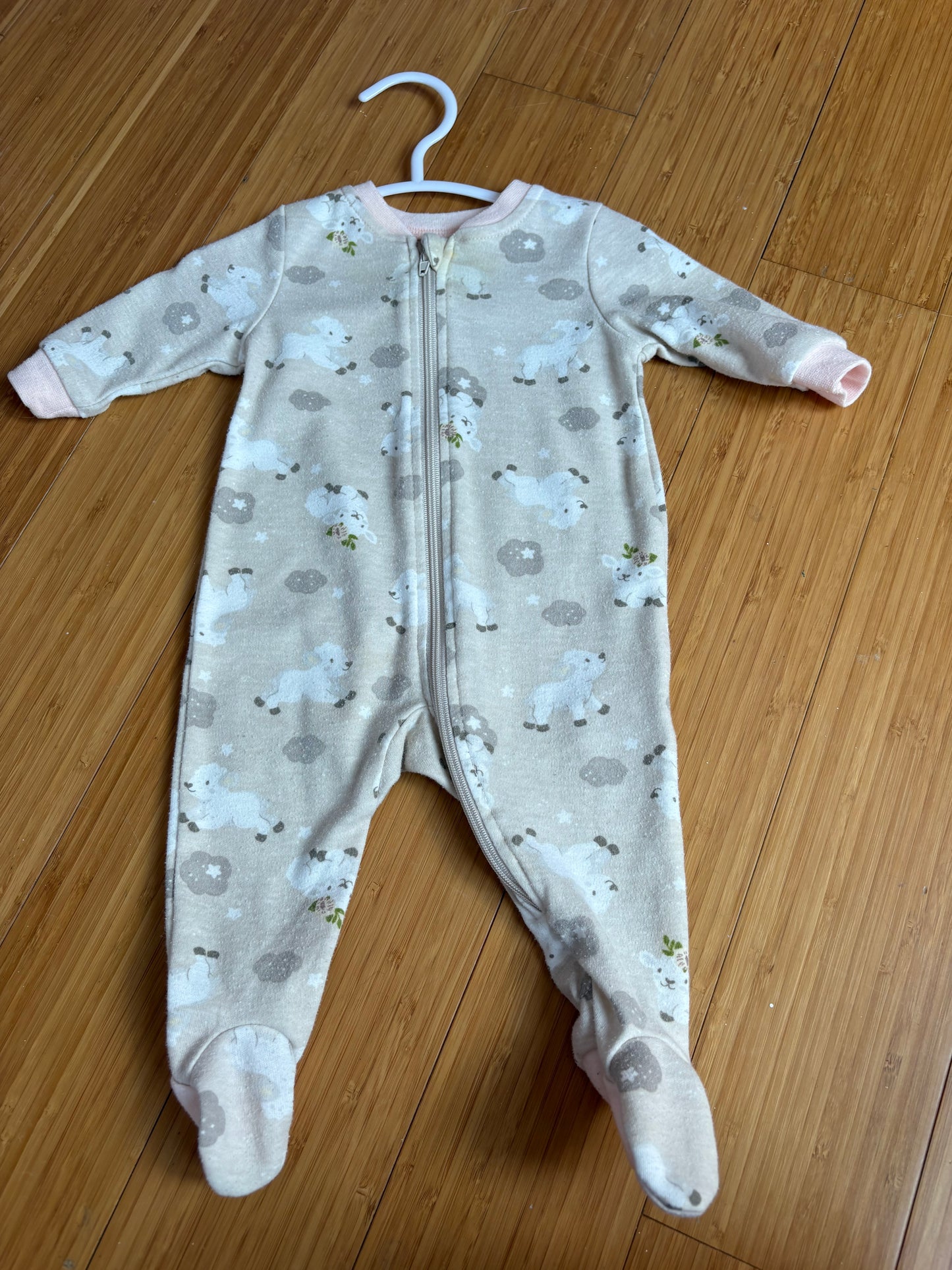 Pyjama bébé confort 0 mois taché à donner avec achat