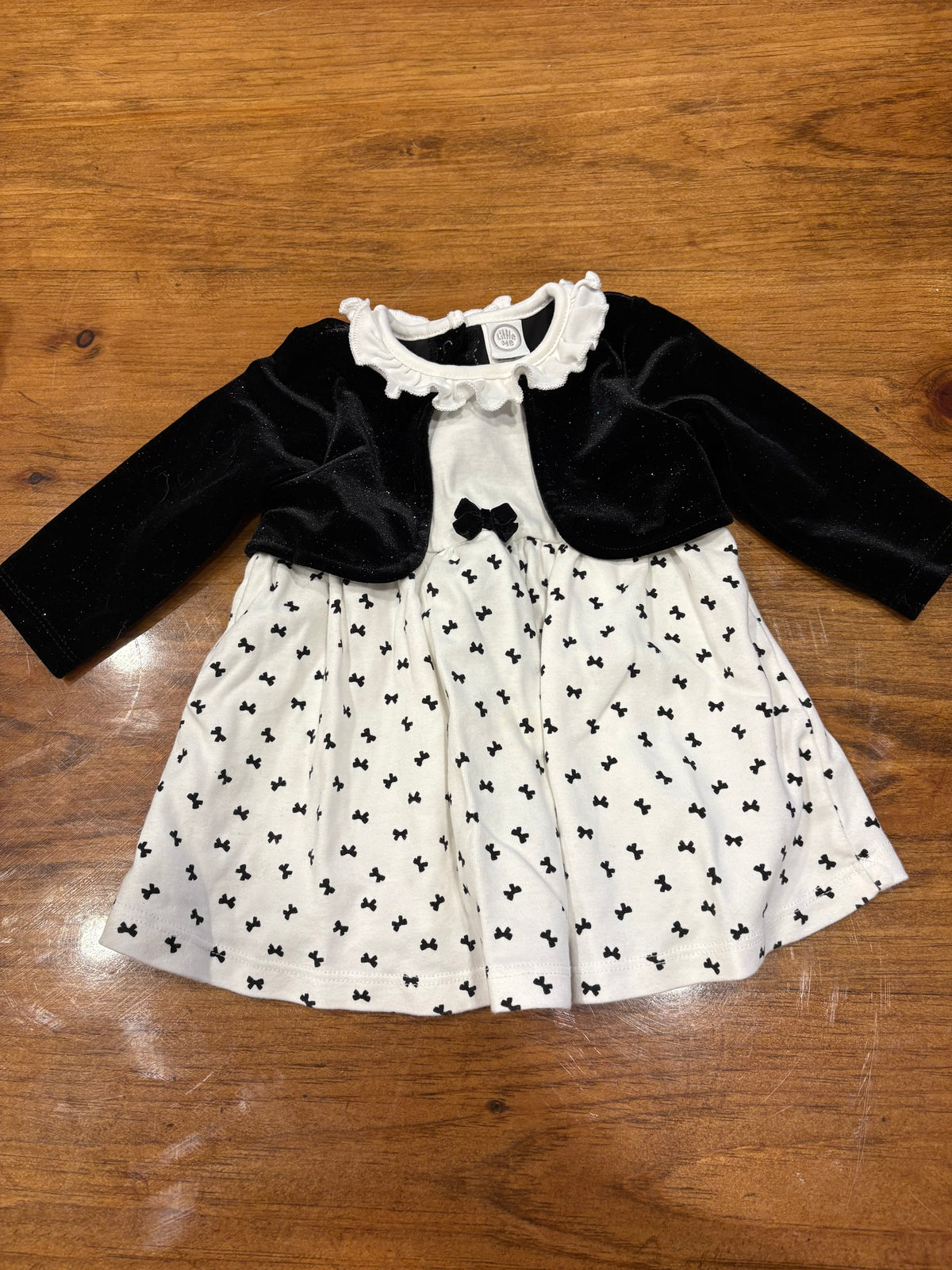 Robe Little me 9 mois (cmb)