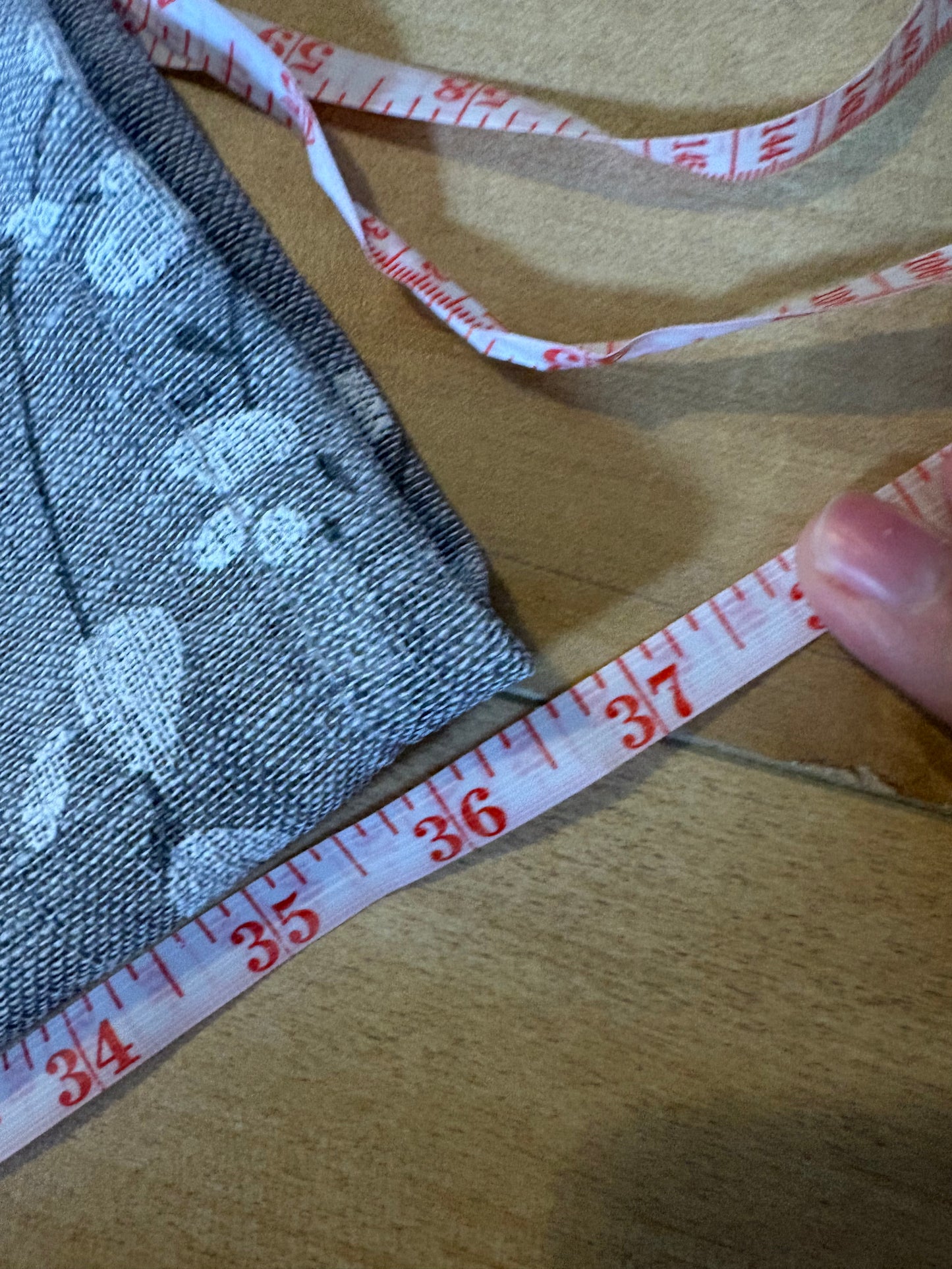 2 Rideaux neuf 37 po long/ 27 po large