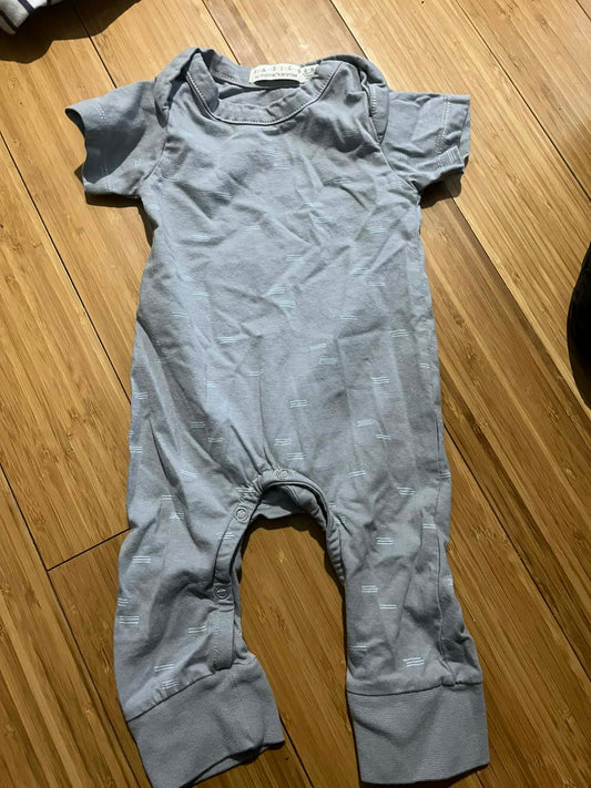 Pyjama basic 6-9 mois neuf